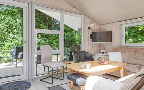 Gorica - 30Km from the Sea: Træ, Indretning, Gulvbelægning, Etage, Møbel, Loft, Hjem, Værelse, Stue, Couch