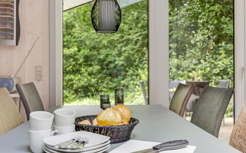 Gorica - 30Km from the Sea: Møbel, Indretning, Bord, Spisestue, Bordservice, Køkken & Spisebord, Stol, Hjem, Lysarmatur, Glas