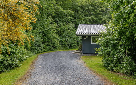 Gorica - 30Km from the Sea: Hjem, Sommerhus, Veranda, Hårdttræ, Sidespor, Dæk, Skygge, Planke, Estate, Garden Bygninger
