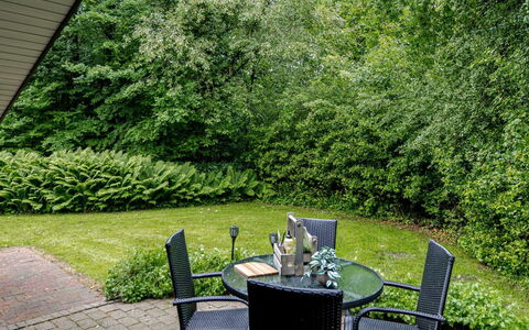 Gorica - 30Km from the Sea: Hjem, Sommerhus, Veranda, Hårdttræ, Sidespor, Dæk, Skygge, Planke, Estate, Garden Bygninger