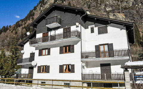Leonardi Terrace: Lejlighed, Båd, Vandfartøjer, Marina, Ejerlejlighed, Altan, Havn, Havn, Hotel, Både Og Sejlsport - Udstyr Og Materiel