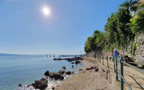 Apartment Niko, Private Garden, Wifi - Opatija: Vand, Krop Af Vand, Kyst, Coastal Og Oceaniske Landskabsformer, Strand, Horisont, Hav, Kyst, Landskab, Ocean