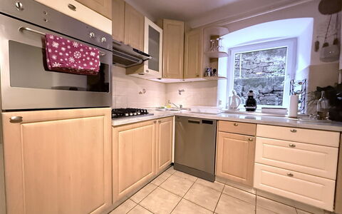 Apartment Niko, Private Garden, Wifi - Opatija: Køkken, Køkken Apparat, Countertop, Cabinetry, Større Bandage, Møbel, Indretning, Træ, Komfur, Husholdningsapparat