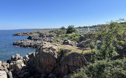 Thorvor - 70M from the Sea: Indretning, Loft, Lejlighed, Gulvbelægning, Møbel, Etage, Værelse, Belysning, Hjem, Couch