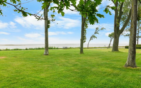 Kari - 50M from the Sea: Lejlighed, Ejerlejlighed, Estate, Altan, Villa, Hotel