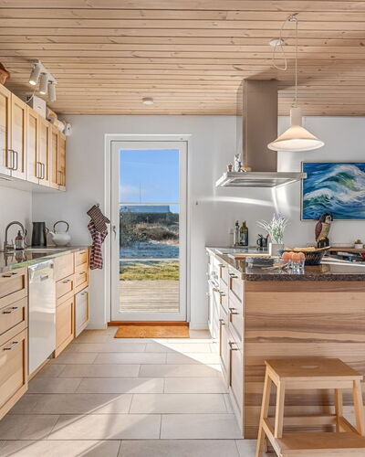 Kaapo - 300M from the Sea