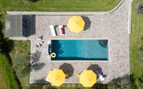 Il Querceto: Svømmepøl, Have, Fritid, Water Feature, Landscaping, Backyard, Lawn, Udvej, Gård, Udendørs Møbler