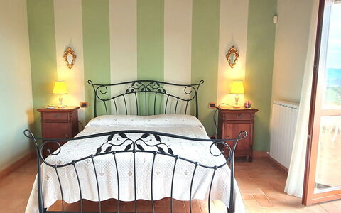 Santa Barbara: Seng, Møbel, Soveværelse, Sengetøj, Sengetøj, Indretning, Gulvbelægning, Etage, Sengetøj, Bed Frame