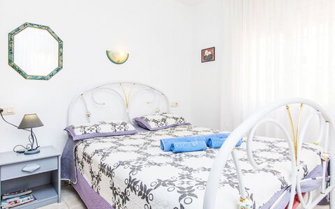 Bellavista: Seng, Møbel, Sengetøj, Soveværelse, Sengetøj, Indretning, Sengetøj, Textile, Etage, Bed Frame