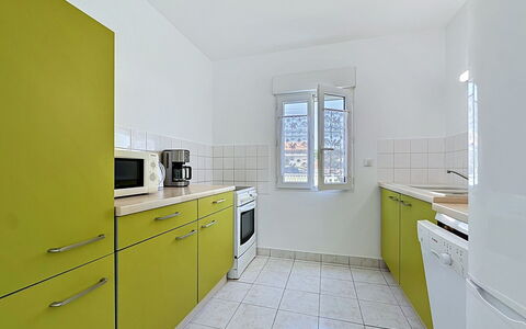 Le Chant des Sables: Gulvbelægning, Større Bandage, Køkken, Etage, Indretning, Køkken Apparat, Loft, Countertop, Værelse, Lejlighed