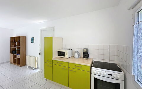 Le Chant des Sables: Gulvbelægning, Køkken, Etage, Indretning, Større Bandage, Møbel, Køkken Apparat, Loft, Værelse, Countertop