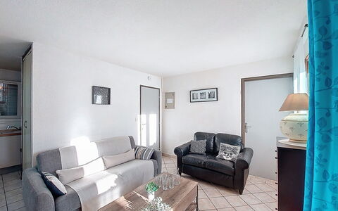 Le Barcarès 972: Møbel, Indretning, Gulvbelægning, Etage, Lejlighed, Loft, Couch, Hjem, Stue, Værelse