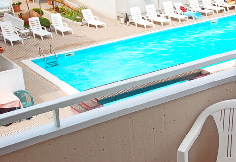 Marconi Seaside Residence, Pool, Wifi, Abruzzo: Svømmepøl, Udendørs Møbler, Fritid, Udvej, Møbel, Liggestol, Ferie, Hotel, Stol, Fritidscenter