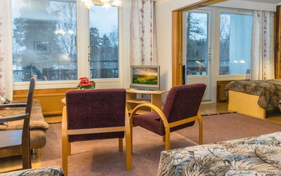 Kylpylä-Hotelli, Huone 448