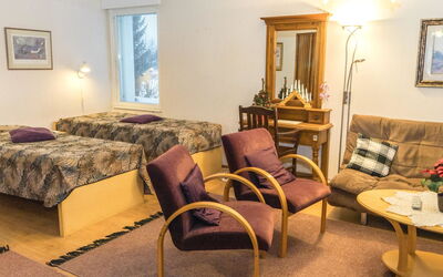 Kylpylä-Hotelli, Huone 448