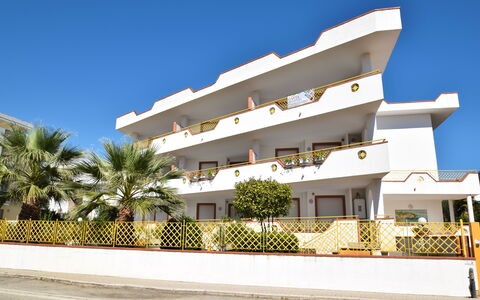 Appartamenti Della Rosa Seaside Abruzzo: Lejlighed, Estate, Skygge, Hotel, Altan, Hacienda, Villa, Stueplante