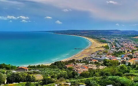 Residence Near The Sea - Abruzzo: Blå, Krop Af Vand, Kyst, Horisont, Coastal Og Oceaniske Landskabsformer, Hav, Strand, Ocean, Kyst, Bugt