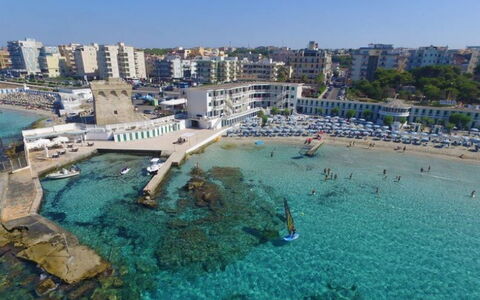 Giovanni Apartment In Gallipoli, Ac, Seaside: Hav, Coastal Og Oceaniske Landskabsformer, Kyst, Strand, Kyst, Udvej, Ejerlejlighed, Ocean, Vandfartøjer, Båd
