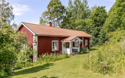Sjödrömmen: Græs, Træ, Hus, Tag, Sommerhus, Hjem, Busk, Land Lot, Landdistrikt