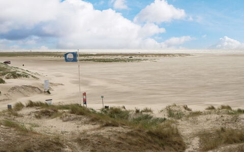 Mijat - 50M from the Sea: Himmel, Økoregion, Sky, Almindeligt, Sand, Jord, Strand