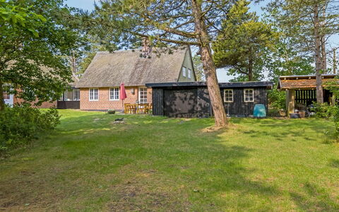 Ibbe - 3.5Km from the Sea: Græs, Hus, Tag, Sommerhus, Hjem, Landdistrikt, Land Lot, Menneskelig Bosættelse, Have