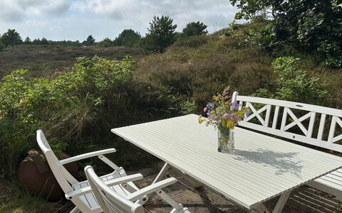 Ibbe - 3.5Km from the Sea: Møbel, Udendørs Møbler, Bord, Stol, Udendørs Bord, Køkken & Spisebord, Skygge, Have, Kaffebord