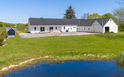 Kora - 2Km from the Sea: Træ, Hjem, Veranda, Dæk, Hårdttræ, Tag, Bejdse, Trægulve, Eco Hotel