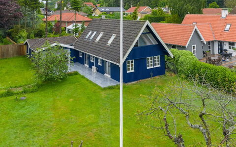 Gravers - 150M from the Sea: Tag, Hus, Hjem, Sommerhus, Dør, Sidespor, Dæk, Veranda, Planke, Hårdttræ