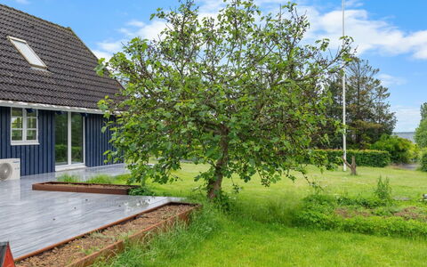 Gravers - 150M from the Sea: Tag, Hus, Hjem, Sommerhus, Dør, Sidespor, Dæk, Veranda, Planke, Hårdttræ
