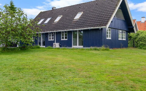 Gravers - 150M from the Sea: Tag, Hus, Hjem, Sommerhus, Dør, Sidespor, Dæk, Veranda, Planke, Hårdttræ
