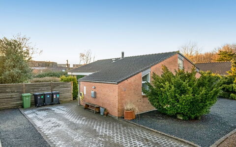Takenya - 350M to the Fjord: Tag, Hus, Hjem, Sommerhus, Dør, Sidespor, Dæk, Veranda, Planke, Hårdttræ
