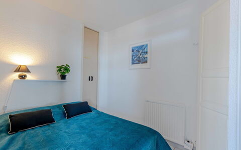 Sombrero: Indretning, Møbel, Soveværelse, Seng, Etage, Gulvbelægning, Værelse, Træ, Loft, Sengetøj