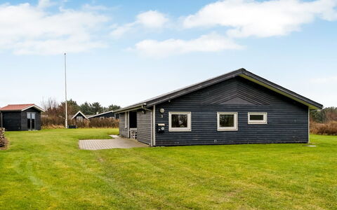 Birla - 900M from the Sea: Træ, Hjem, Veranda, Dæk, Hårdttræ, Tag, Bejdse, Trægulve, Eco Hotel