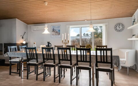 Birla - 900M from the Sea: Træ, Hjem, Veranda, Dæk, Hårdttræ, Tag, Bejdse, Trægulve, Eco Hotel