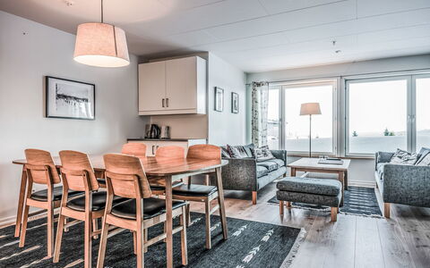Trillevallen 4: Møbel, Gulvbelægning, Indretning, Etage, Træ, Loft, Lejlighed, Stol, Værelse, Stue