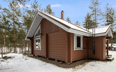 Puolukka 2: Vindue, Facade, Arkitektur, Dør, Hjem, Estate, Mansion, Skydevindue, Altan, Villa