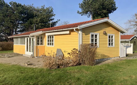 Andrine - 100M from the Sea: Tag, Hus, Hjem, Sommerhus, Sidespor, Estate, Indkørsel, Garden Bygninger, Gård, Skur