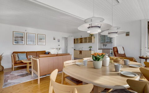 Andrine - 100M from the Sea: Tag, Hus, Hjem, Sommerhus, Sidespor, Estate, Indkørsel, Garden Bygninger, Gård, Skur