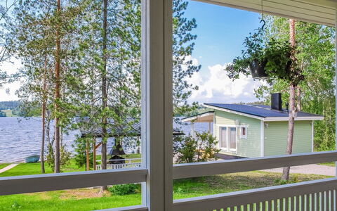 Villa Onnela: Veranda, Skygge, Glas, Bejdse, Dæk, Hårdttræ, Eco Hotel, Hegn, Stueplante