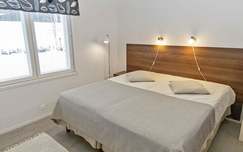 Villa Onnela: Møbel, Indretning, Etage, Gulvbelægning, Træ, Loft, Seng, Soveværelse, Værelse, Textile