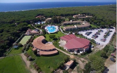 Nature & Country Resort Near The sea: Svømmepøl, Udvej, Fugleperspektiv, Ferieby, Luftfotografering, Hotel, Thermae, Badeby, Ferie