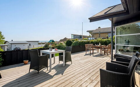 Stavros - 100M from the Sea: Estate, Skygge, Indkørsel, Stuehus