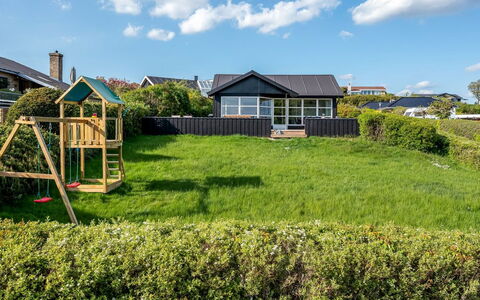 Stavros - 100M from the Sea: Estate, Skygge, Indkørsel, Stuehus