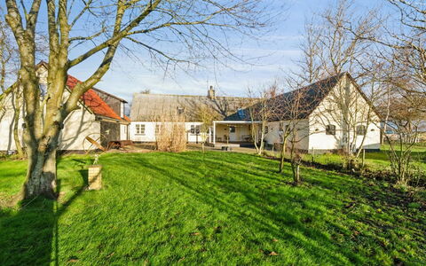 Aulikki - 2Km from the Sea: Bjergkæde, Dal, Bjerglandsby, Ferieby