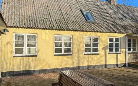 Aulikki - 2Km from the Sea: Bjergkæde, Dal, Bjerglandsby, Ferieby