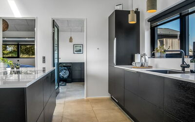 Eriksine - 750M from the Sea