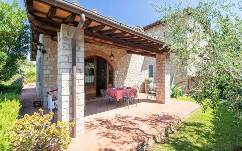 Gaiole in Chianti 915: Mursten, Dør, Have, Murværk, Blomsterkrukke, Backyard, Stuehus, Stueplante, Hacienda, Estate