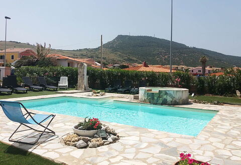 Residenza Agnese Sardegna: Svømmepøl, Udvej, Udendørs Møbler, Fritid, Flise, Water Feature, Eco Hotel, Paraply, Skygge, Hacienda