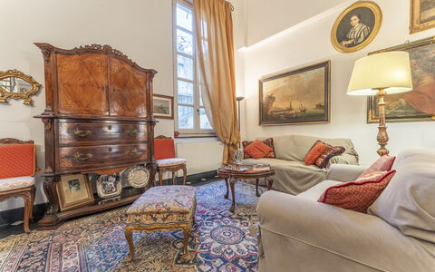 Portello Square Lux Apartment Genova: Møbel, Indretning, Gulvbelægning, Etage, Værelse, Stue, Billedramme, Lejlighed, Molding, Couch