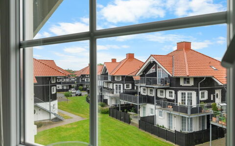 Ismo - 350M from the Sea: Estate, Skygge, Indkørsel, Stuehus